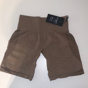 NVGTN Mocha Contour Seamless Shorts